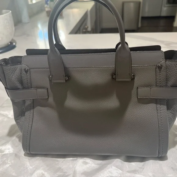 Elegant Gray Leather Satchel - Picture 3 of 7